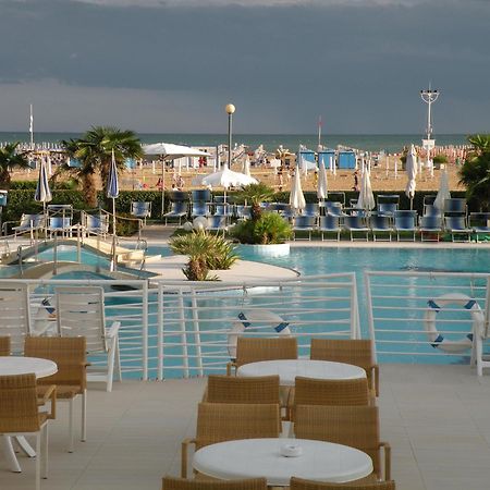 Majestic Beach Hotel & Wellness Bibione Exterior foto