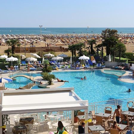 Majestic Beach Hotel & Wellness Bibione Exterior foto