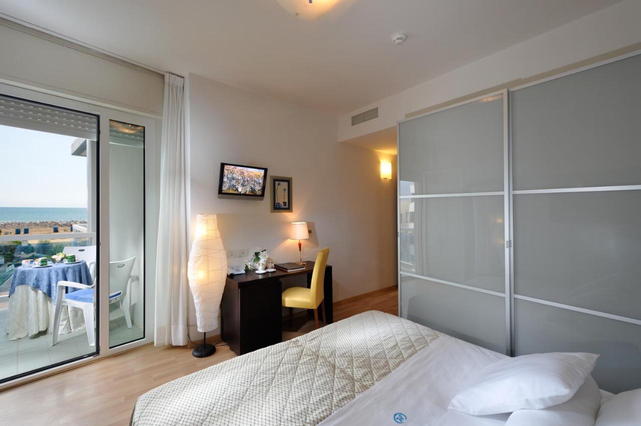 Majestic Beach Hotel & Wellness Bibione Exterior foto