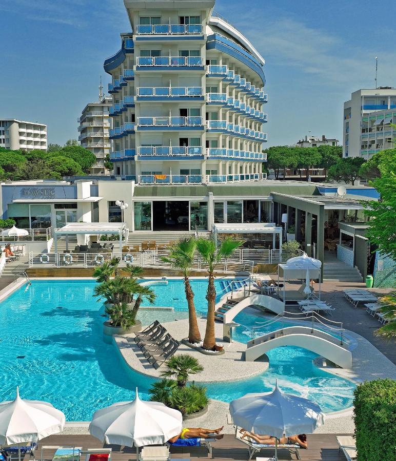 Majestic Beach Hotel & Wellness Bibione Exterior foto