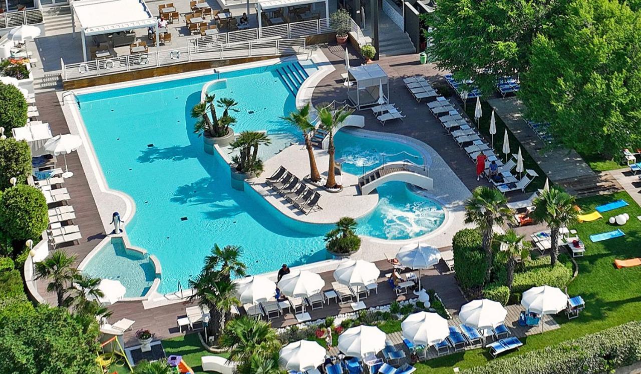 Majestic Beach Hotel & Wellness Bibione Exterior foto