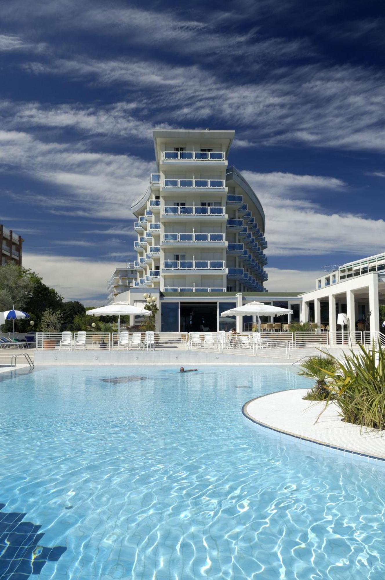 Majestic Beach Hotel & Wellness Bibione Exterior foto