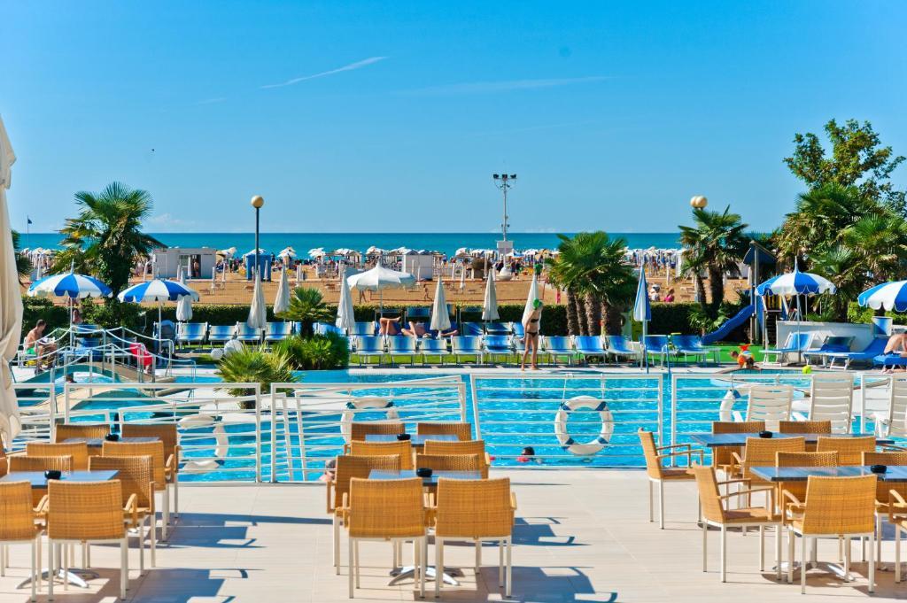 Majestic Beach Hotel & Wellness Bibione Exterior foto