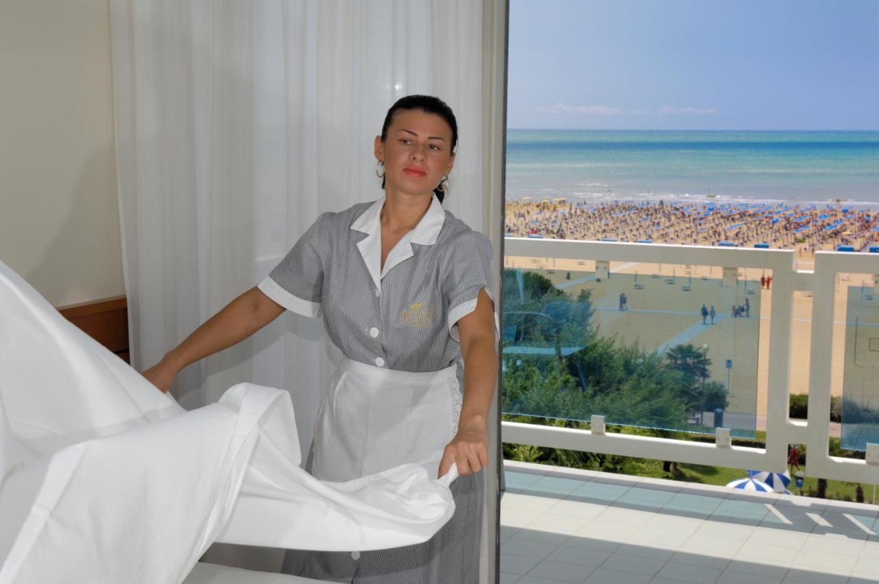 Majestic Beach Hotel & Wellness Bibione Exterior foto
