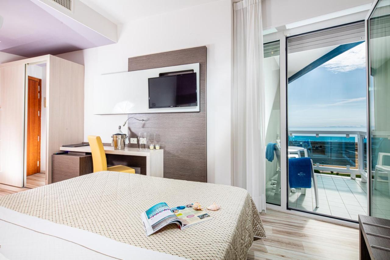 Majestic Beach Hotel & Wellness Bibione Exterior foto