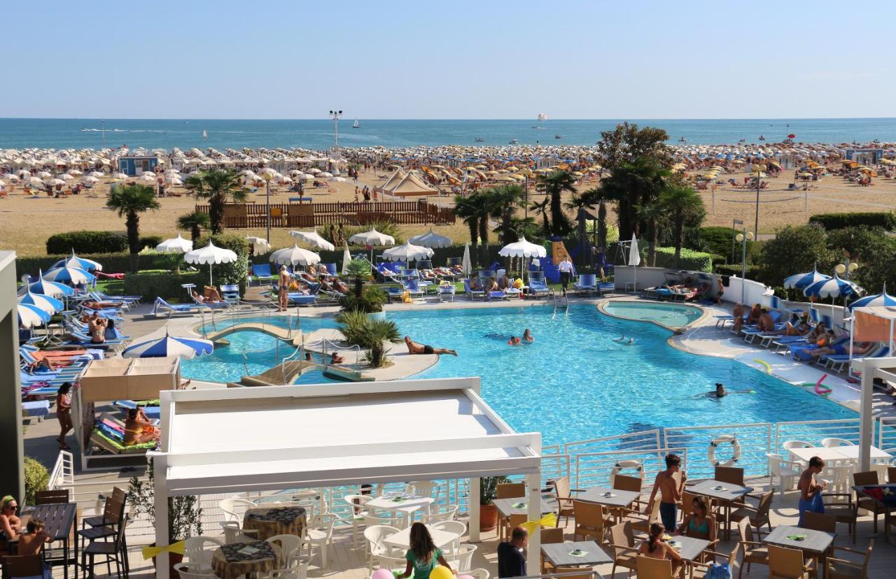 Majestic Beach Hotel & Wellness Bibione Exterior foto